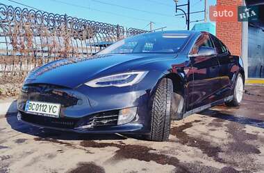 Лифтбек Tesla Model S 2015 в Львове