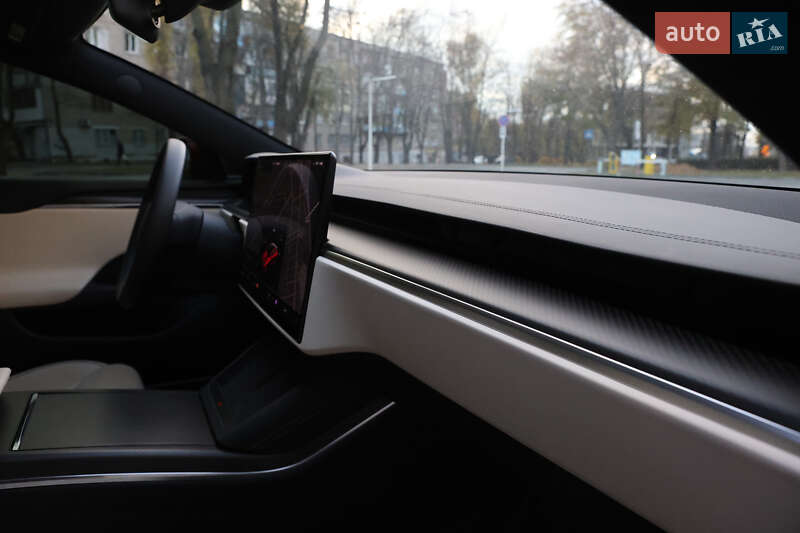 Лифтбек Tesla Model S 2023 в Днепре