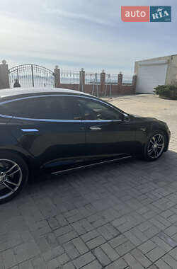 Ліфтбек Tesla Model S 2015 в 