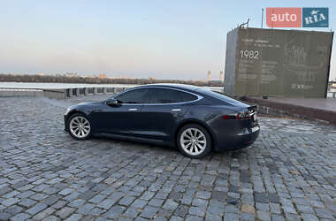 Лифтбек Tesla Model S 2020 в 