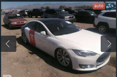 Ліфтбек Tesla Model S 2012 в Києві