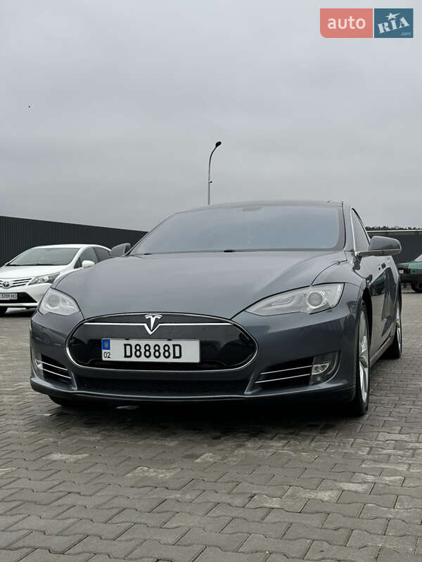 Лифтбек Tesla Model S 2014 в Хмельницком