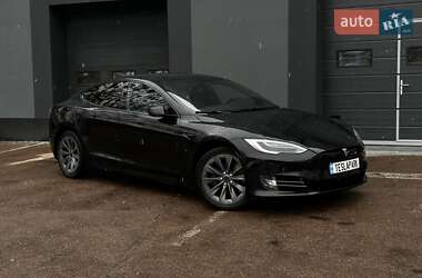 Лифтбек Tesla Model S 2017 в Киеве