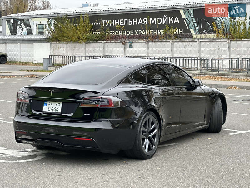Ліфтбек Tesla Model S 2021 в Києві