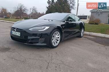 Ліфтбек Tesla Model S 2016 в Кам'янському