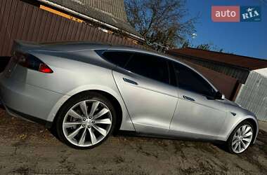 Лифтбек Tesla Model S 2013 в Киеве