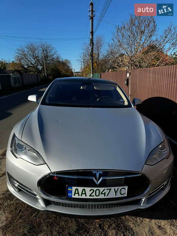 Лифтбек Tesla Model S 2013 в Киеве фото 7 Лифтбек Tesla Model S 2013 в Киеве