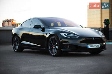 Ліфтбек Tesla Model S 2019 в Києві