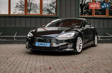 Ліфтбек Tesla Model S 2016 в Рівному