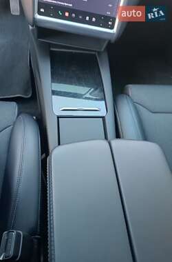 Лифтбек Tesla Model S 2017 в Черновцах