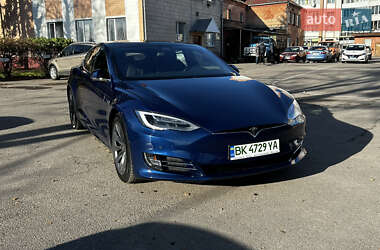 Лифтбек Tesla Model S 2020 в Ровно