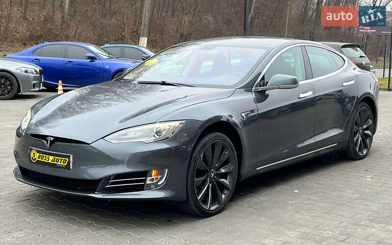 Ліфтбек Tesla Model S 2012 в Чернівцях