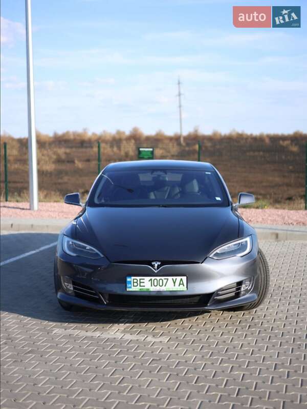 Ліфтбек Tesla Model S 2018 в Миколаєві