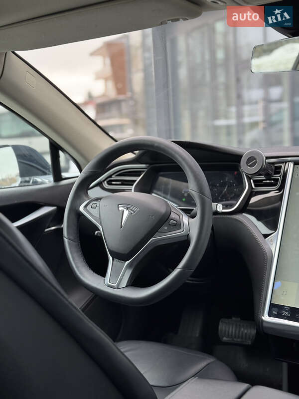Лифтбек Tesla Model S 2015 в Ровно фото 12 Лифтбек Tesla Model S 2015 в Ровно