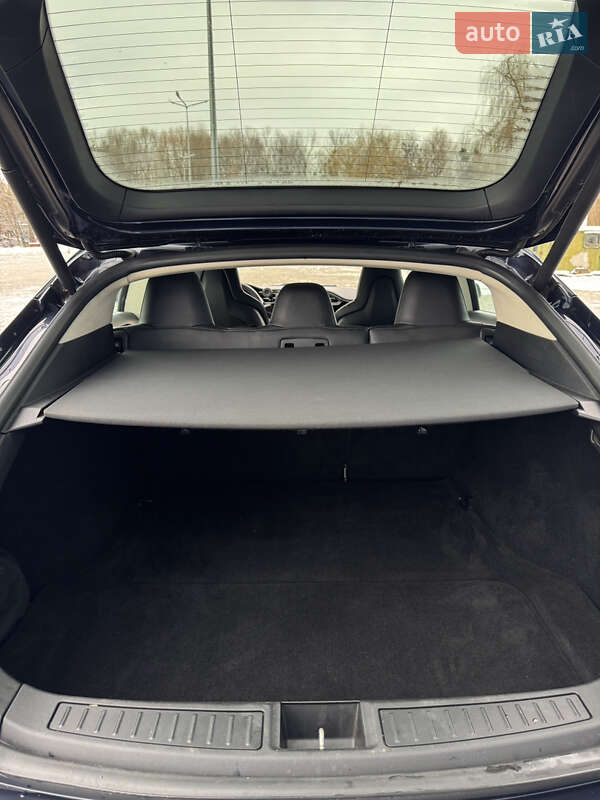Лифтбек Tesla Model S 2015 в Ровно фото 19 Лифтбек Tesla Model S 2015 в Ровно