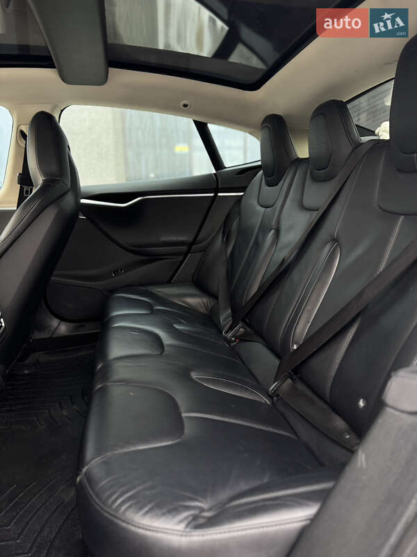 Лифтбек Tesla Model S 2015 в Ровно фото 23 Лифтбек Tesla Model S 2015 в Ровно