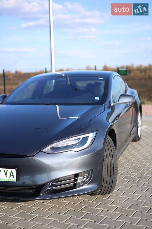 Ліфтбек Tesla Model S 2018 в Миколаєві
