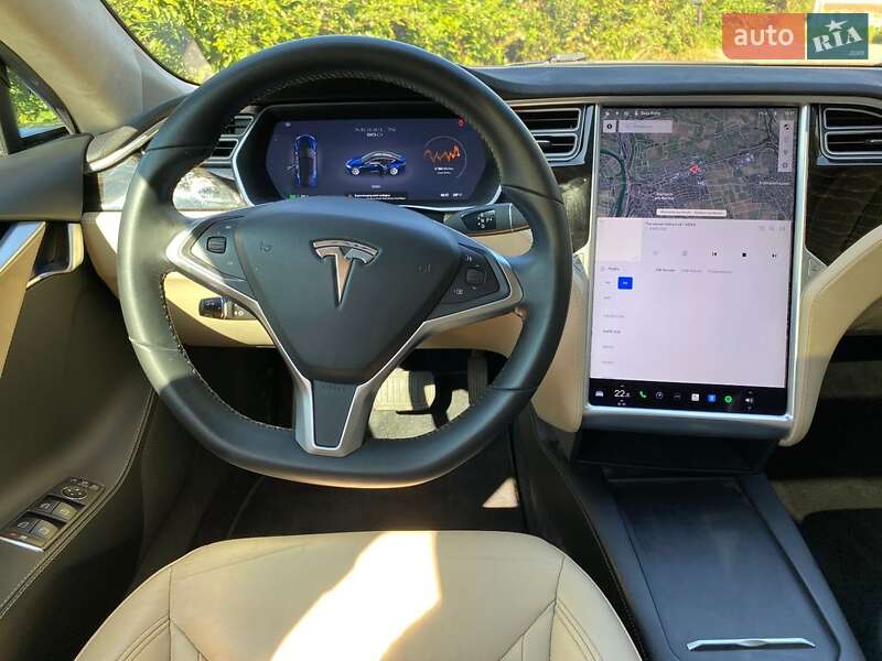 Лифтбек Tesla Model S 2017 в Киеве