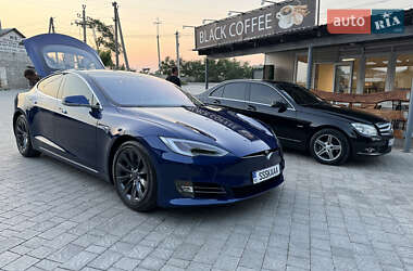 Лифтбек Tesla Model S 2016 в Киеве