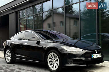 Лифтбек Tesla Model S 2017 в Львове