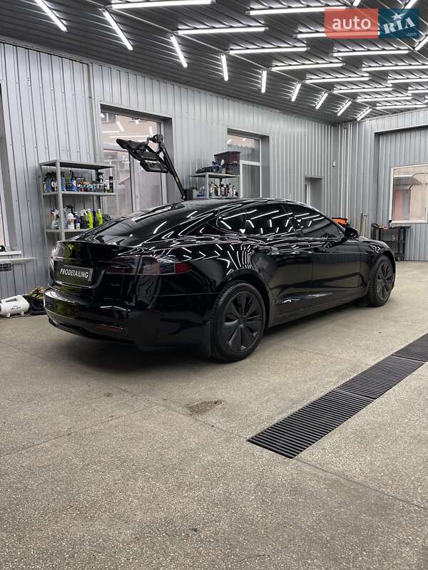 Лифтбек Tesla Model S 2022 в Виннице