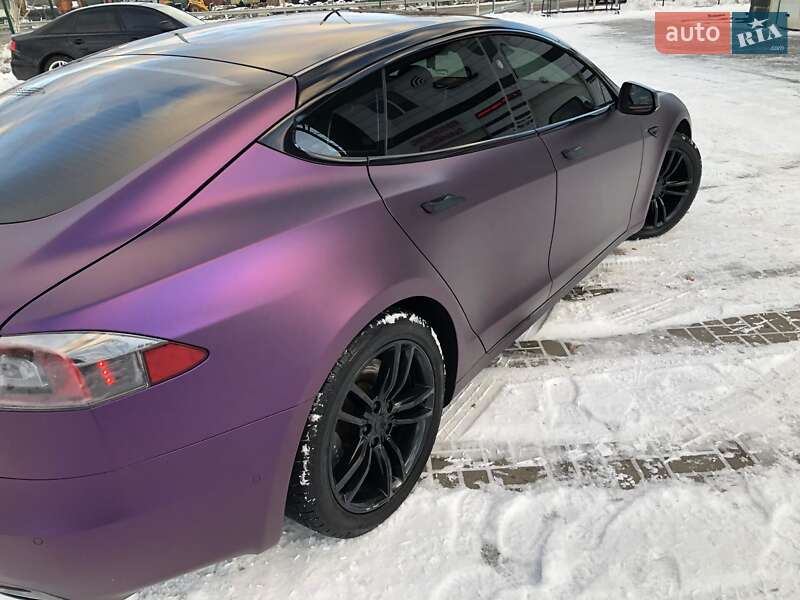 Ліфтбек Tesla Model S 2017 в Києві
