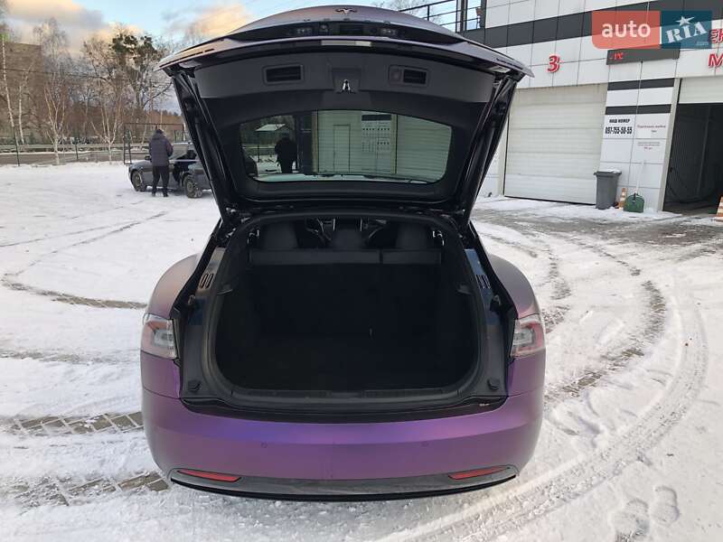 Ліфтбек Tesla Model S 2017 в Києві