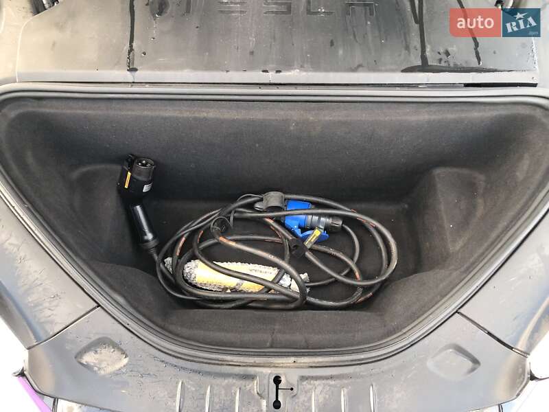 Ліфтбек Tesla Model S 2017 в Києві