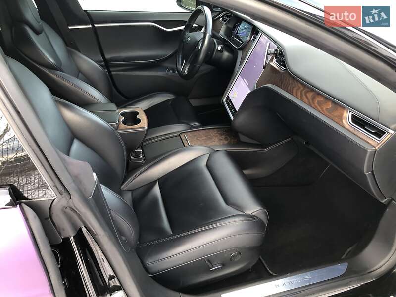 Ліфтбек Tesla Model S 2017 в Києві