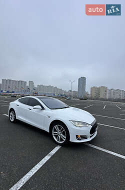 Лифтбек Tesla Model S 2013 в Киеве