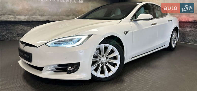 Лифтбек Tesla Model S 2020 в Львове