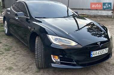 Ліфтбек Tesla Model S 2015 в Києві