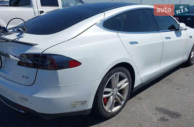 Ліфтбек Tesla Model S 2014 в 