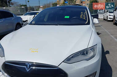 Ліфтбек Tesla Model S 2014 в 