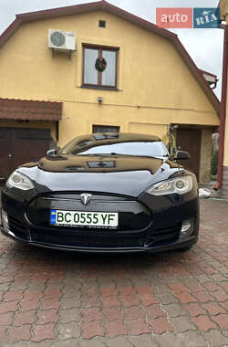 Лифтбек Tesla Model S 2014 в Львове