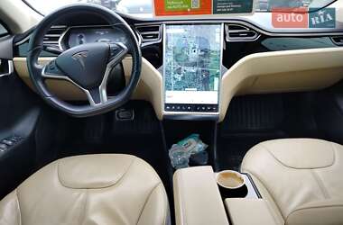 Лифтбек Tesla Model S 2013 в Львове