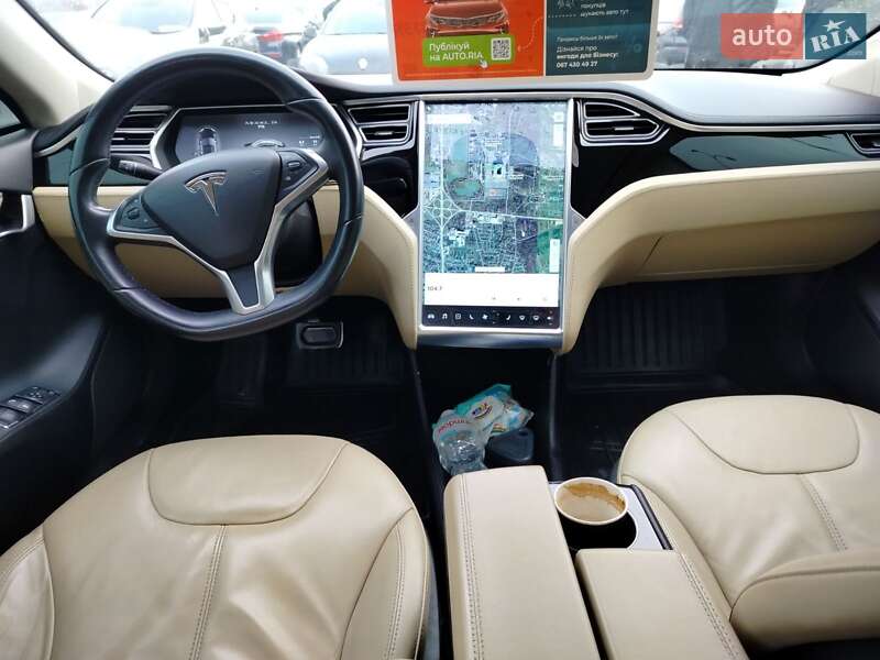Лифтбек Tesla Model S 2013 в Львове