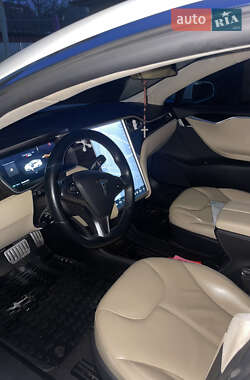 Ліфтбек Tesla Model S 2014 в 