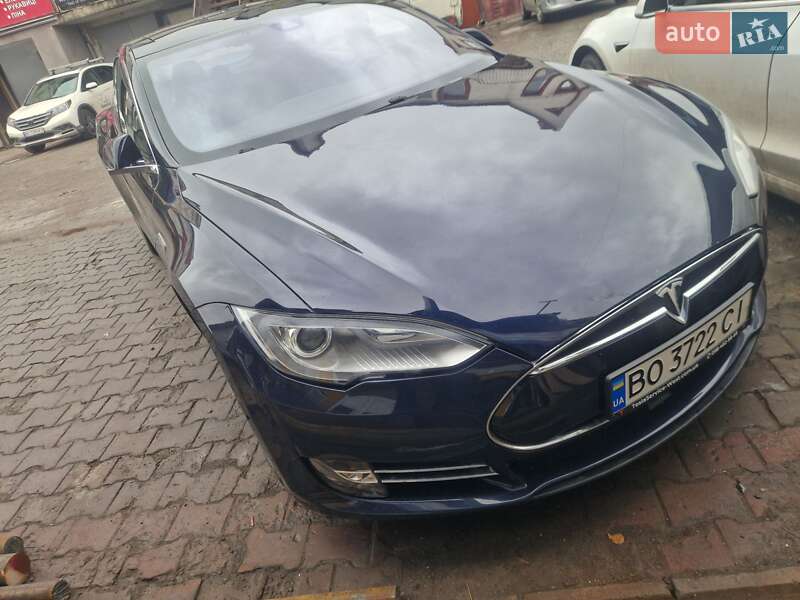 Ліфтбек Tesla Model S 2014 в Тернополі