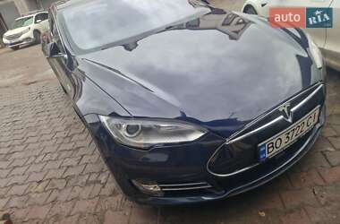Лифтбек Tesla Model S 2014 в 