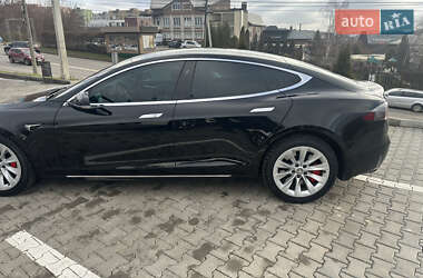 Ліфтбек Tesla Model S 2016 в Чернівцях