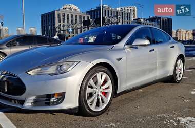 Лифтбек Tesla Model S 2015 в Киеве