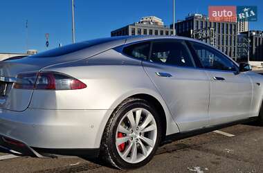 Лифтбек Tesla Model S 2015 в Киеве