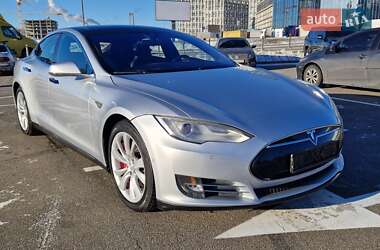 Ліфтбек Tesla Model S 2015 в Києві