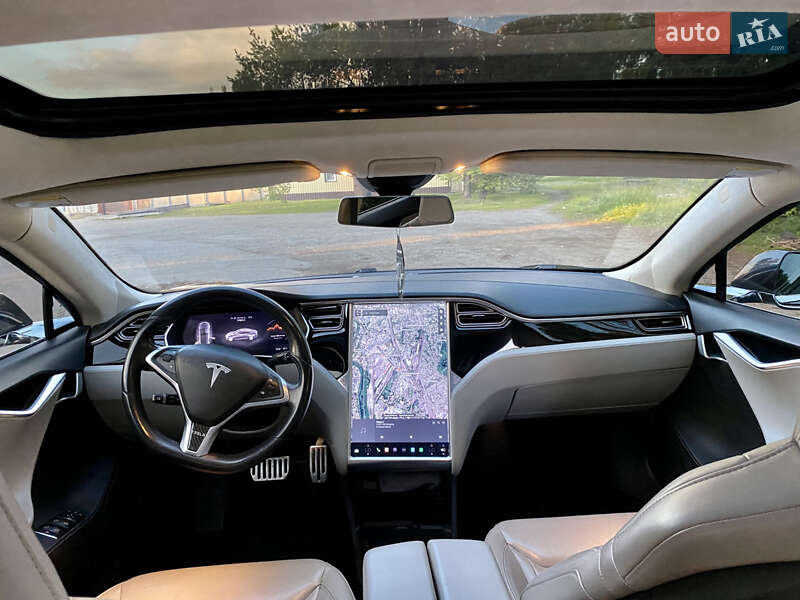 Ліфтбек Tesla Model S 2015 в Харкові