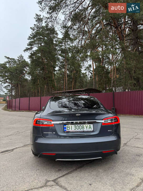 Лифтбек Tesla Model S 2016 в Полтаве