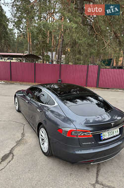Ліфтбек Tesla Model S 2016 в Полтаві