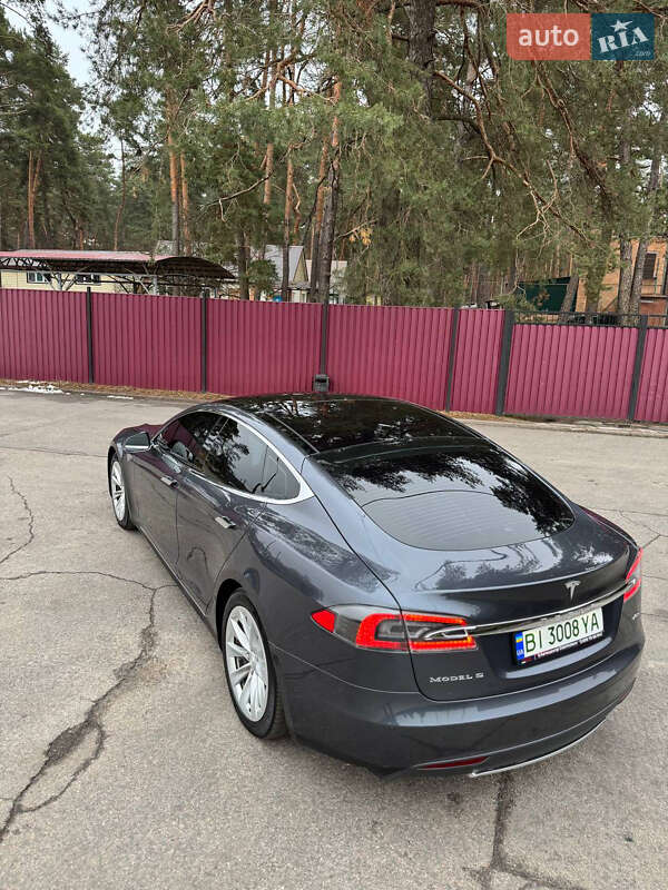 Лифтбек Tesla Model S 2016 в Полтаве