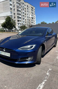 Лифтбек Tesla Model S 2017 в Житомире