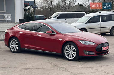 Лифтбек Tesla Model S 2015 в 
